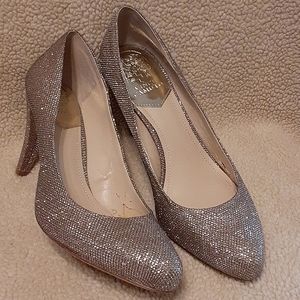 Vince Camuto beautiful sparkly gold 3.5 inch heel size 10m
